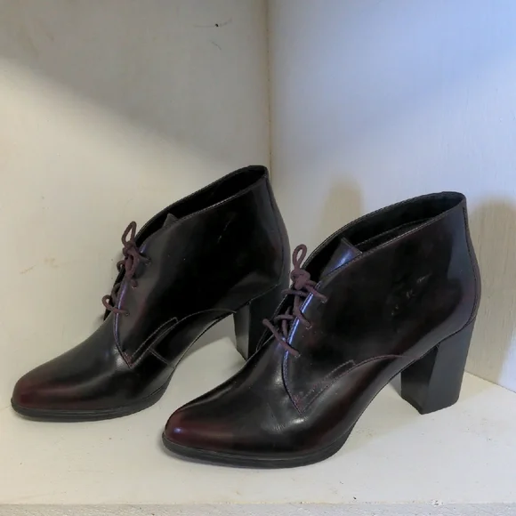 Clarks Deep Burgundy Leather Boots - Picture 3 of 7
